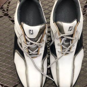 Youth Golf Shoes 6 med.